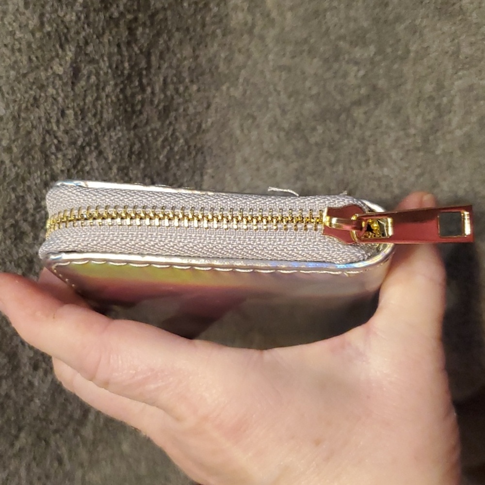 BNWT: Irendescent Wallet - Picture 4 of 9